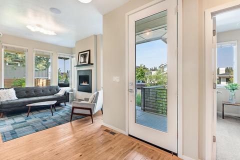 1726 NW Fields St, Bend, OR 97703 photo 4