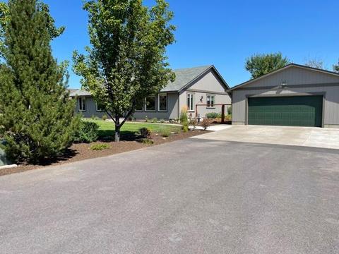 63310 Ridgefield Dr, Bend, OR 97701 photo 3
