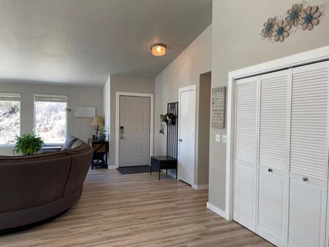63310 Ridgefield Dr, Bend, OR 97701 photo 4