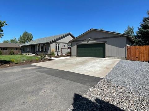 63310 Ridgefield Dr, Bend, OR 97701 photo 2