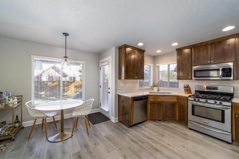 60999 Grand Targhee Dr SE, Bend, OR 97702 photo 13