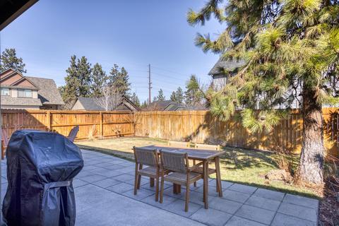 60999 Grand Targhee Dr SE, Bend, OR 97702 photo 6