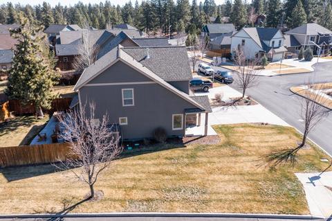60999 Grand Targhee Dr SE, Bend, OR 97702 photo 4