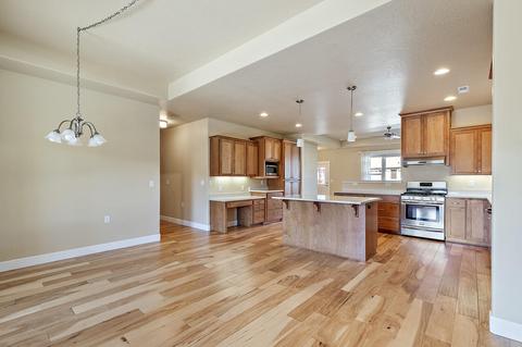 565 Eagle Rock, Central Point, OR 97502 photo 27