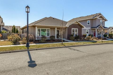 565 Eagle Rock, Central Point, OR 97502 photo 4