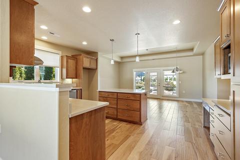 565 Eagle Rock, Central Point, OR 97502 photo 18