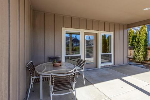 565 Eagle Rock, Central Point, OR 97502 photo 12
