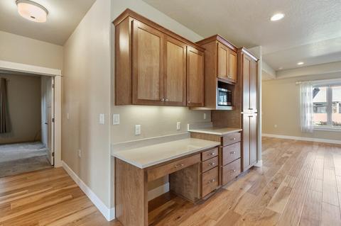 565 Eagle Rock, Central Point, OR 97502 photo 29