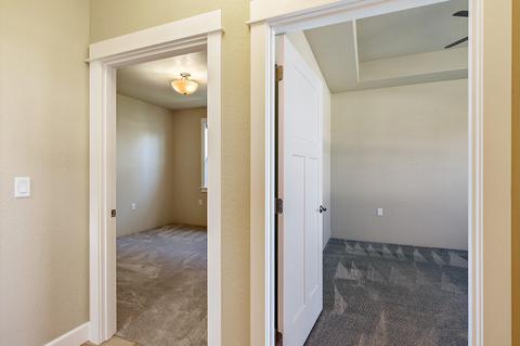 565 Eagle Rock, Central Point, OR 97502 photo 41