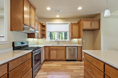 565 Eagle Rock, Central Point, OR 97502 photo 21