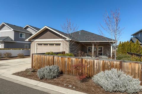 565 Eagle Rock, Central Point, OR 97502 photo 9