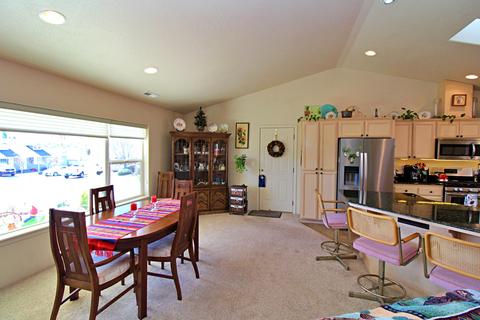 982 Jessica Ct, Eagle Point, OR 97524 photo 17