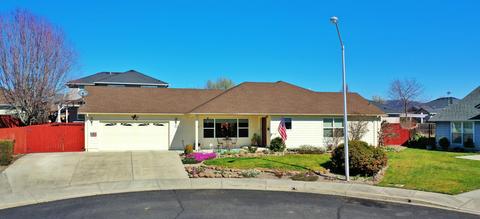 982 Jessica Ct, Eagle Point, OR 97524 photo 1