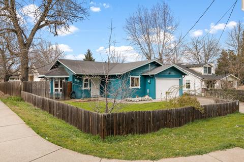 310 W 2nd St, Phoenix, OR 97535 photo 3