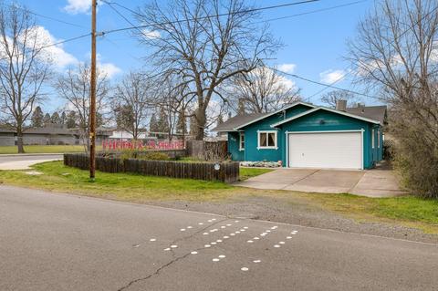 310 W 2nd St, Phoenix, OR 97535 photo 2