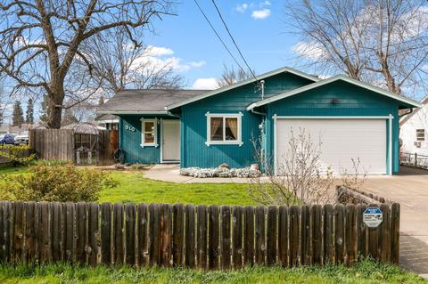 310 W 2nd St, Phoenix, OR 97535 photo 1