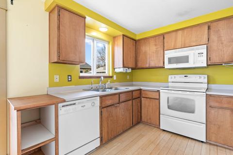 310 W 2nd St, Phoenix, OR 97535 photo 9