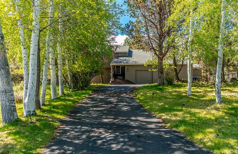 22033 Stormy Ln, Bend, OR 97701 photo 1