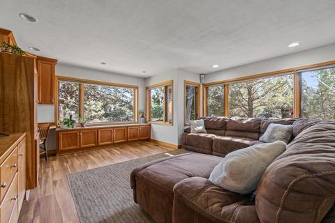 22033 Stormy Ln, Bend, OR 97701 photo 3