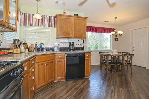 159 Noel Cir, Central Point, OR 97502 photo 3