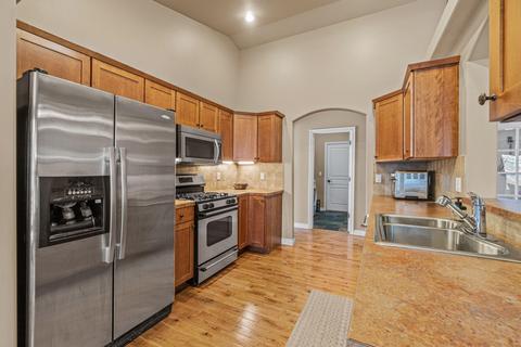60890 Garrison Dr, Bend, OR 97702 photo 8