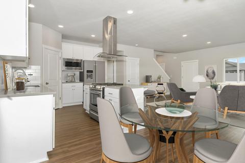369 NW Double Eagle Ave, Madras, OR 97741 photo 7