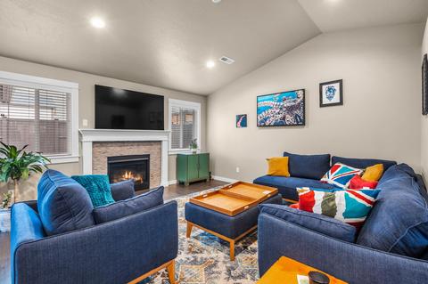 1819 NE Coby Way, Bend, OR 97701 photo 4