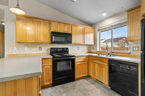 20518 Prospector Loop, Bend, OR 97702 photo 11