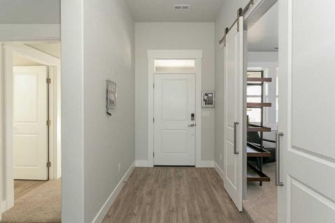 3803 NE Oakside Loop, Bend, OR 97701 photo 2