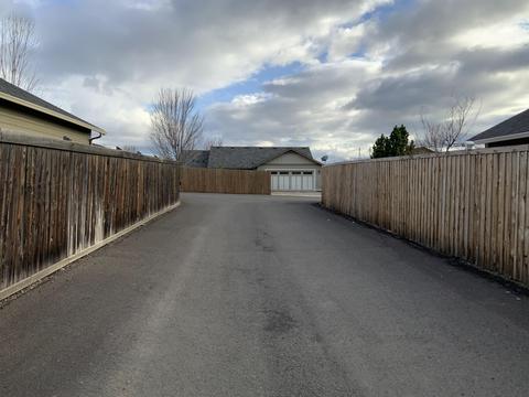 575 Barton Rd, Eagle Point, OR 97524 photo 22