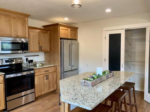 575 Barton Rd, Eagle Point, OR 97524 photo 6
