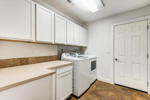 63293 NW Newhall Pl, Bend, OR 97703 photo 21