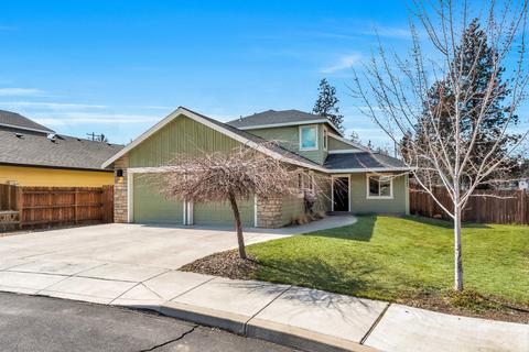 63293 NW Newhall Pl, Bend, OR 97703 photo 2