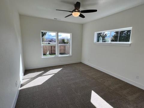 368 Cascade Dr, Central Point, OR 97502 photo 6