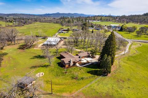 13615 Agate Rd, Eagle Point, OR 97524 photo 1