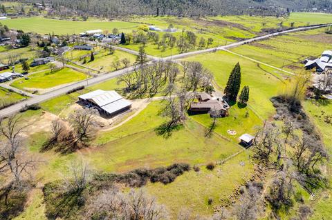 13615 Agate Rd, Eagle Point, OR 97524 photo 54