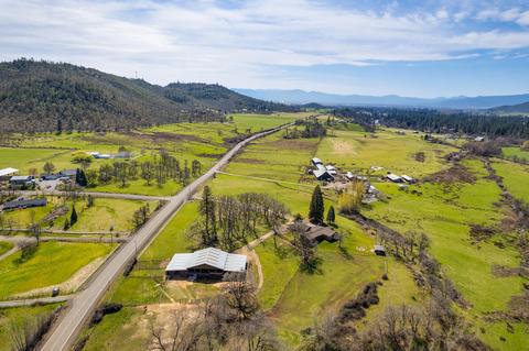 13615 Agate Rd, Eagle Point, OR 97524 photo 53