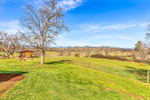 13615 Agate Rd, Eagle Point, OR 97524 photo 40