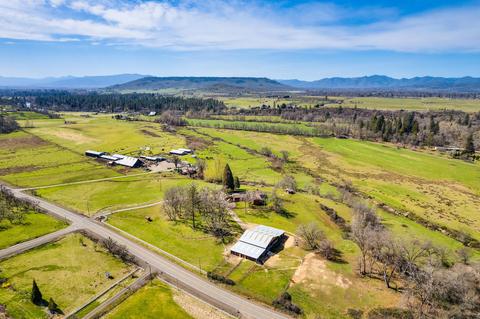 13615 Agate Rd, Eagle Point, OR 97524 photo 51