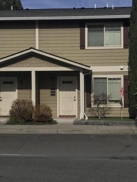 207 Classick Dr, Rogue River, OR 97537 photo 1