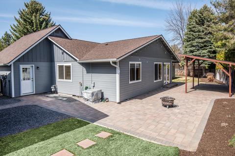 61240 Victory Loop, Bend, OR 97702 photo 2