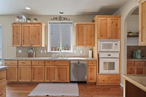 20955 Yeoman Rd, Bend, OR 97701 photo 6