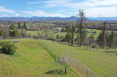 890 Nick Young Rd, Eagle Point, OR 97524 photo 24