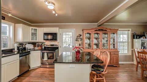 890 Nick Young Rd, Eagle Point, OR 97524 photo 6
