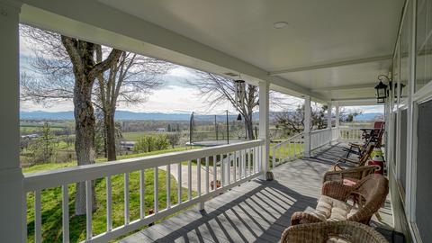 890 Nick Young Rd, Eagle Point, OR 97524 photo 4