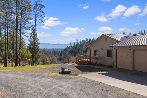 6250 W Side Rd, Cave Junction, OR 97523 photo 5