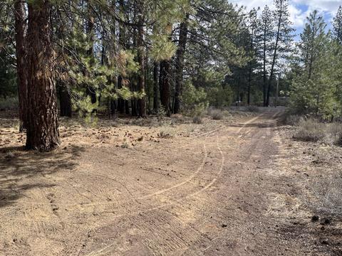 60069 Cheyenne Rd, Bend, OR 97702 photo 2