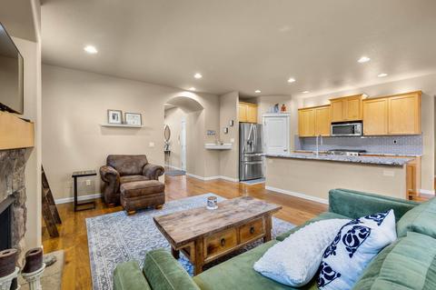 20526 Jacklight Ln, Bend, OR 97702 photo 9