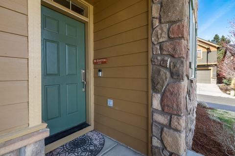 20526 Jacklight Ln, Bend, OR 97702 photo 3