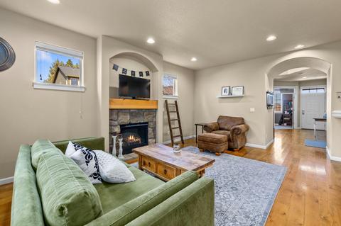 20526 Jacklight Ln, Bend, OR 97702 photo 8